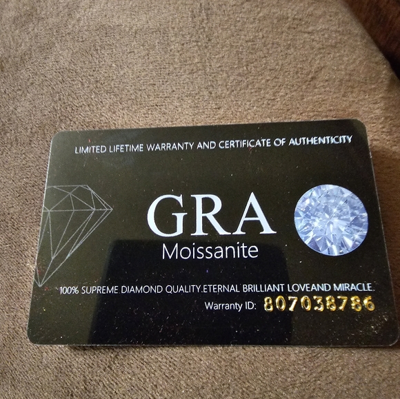 GRA Certified 2 Carat Moissanite Ring 18k/925 Ring Size 7. Watch Video! - Picture 9 of 16